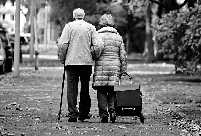 노인인구 급증 - 초저출산의 심각성