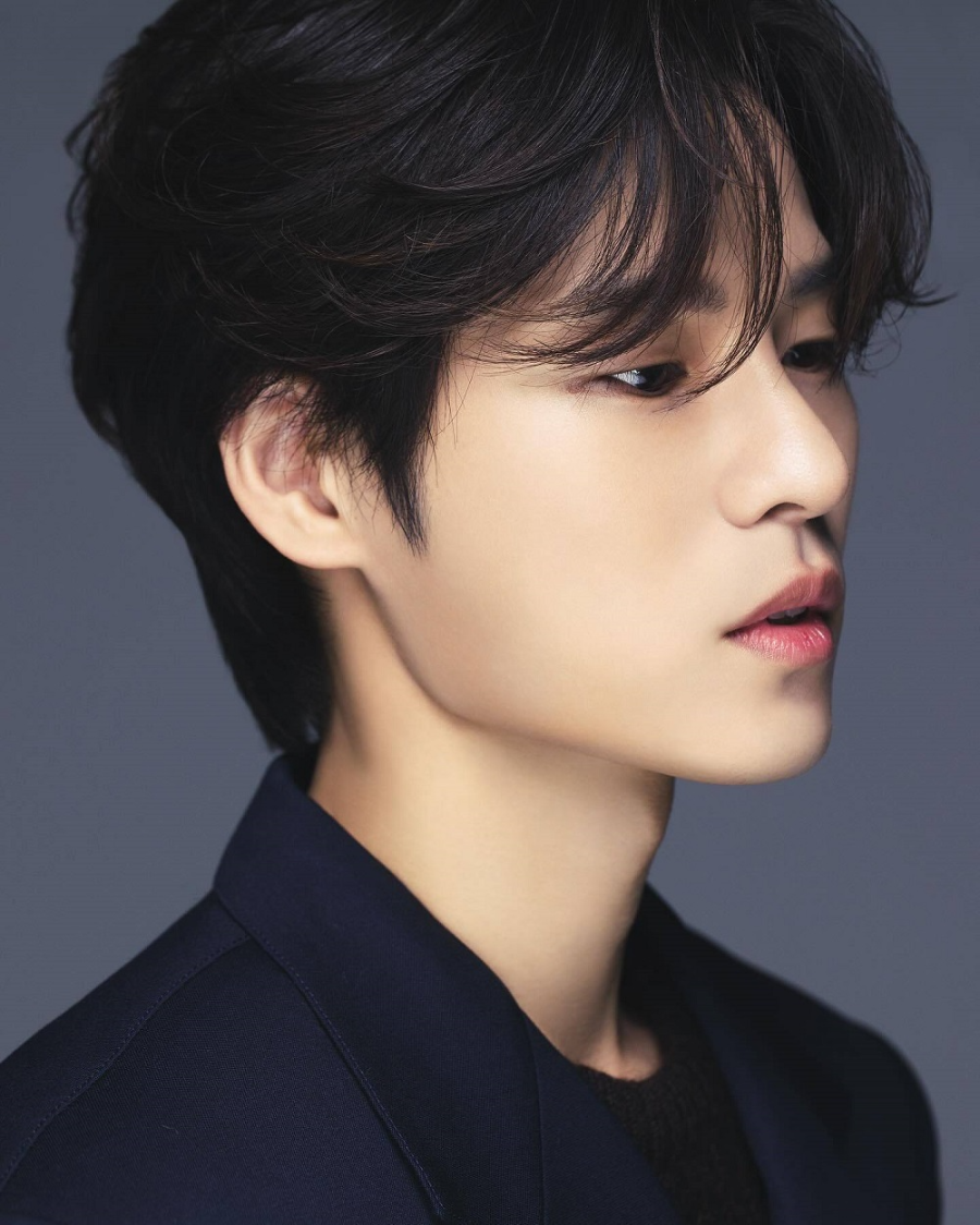 배우 윤지온