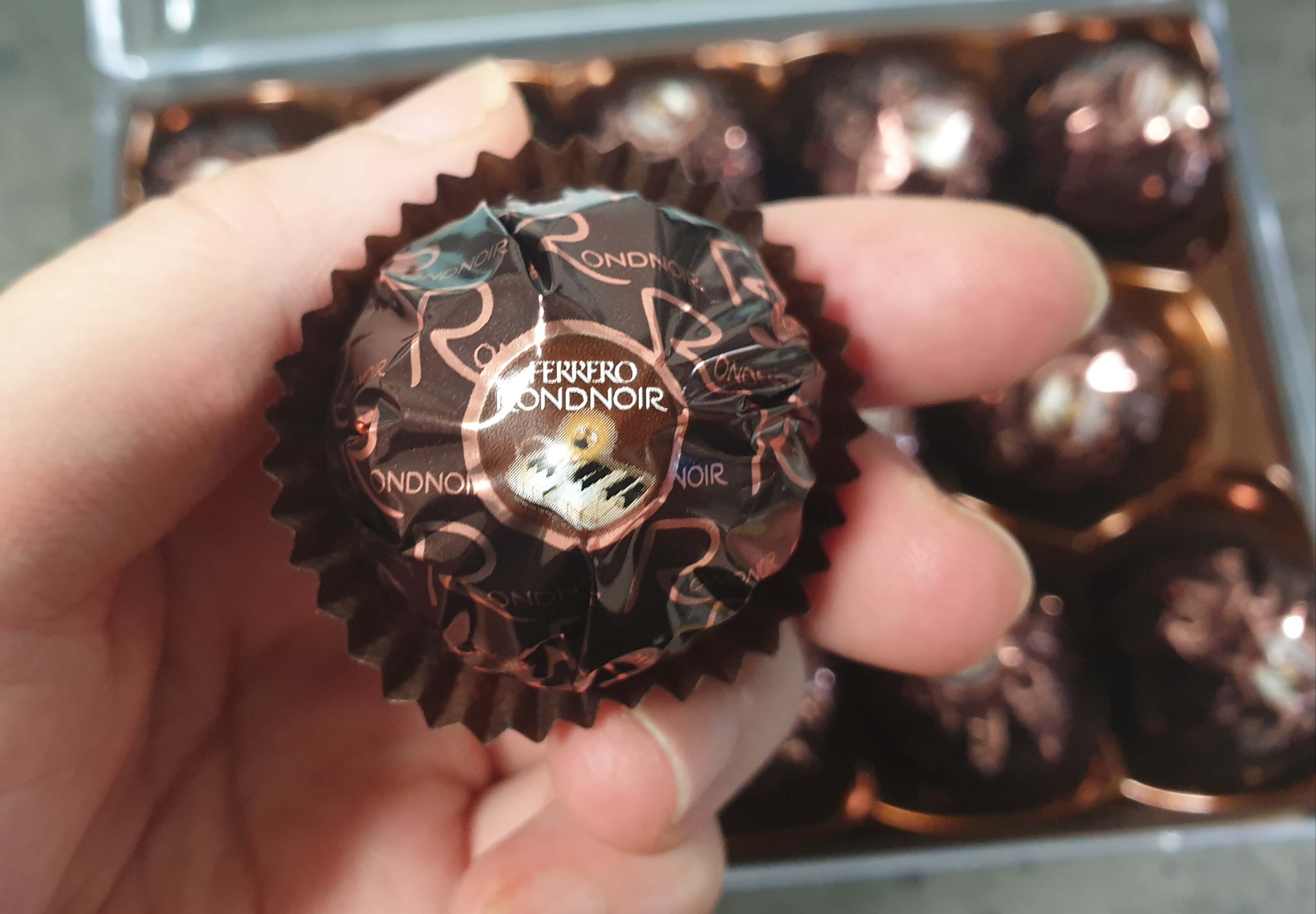 다크 초콜릿 페레로 란드누아 Ferrero Rondnoir