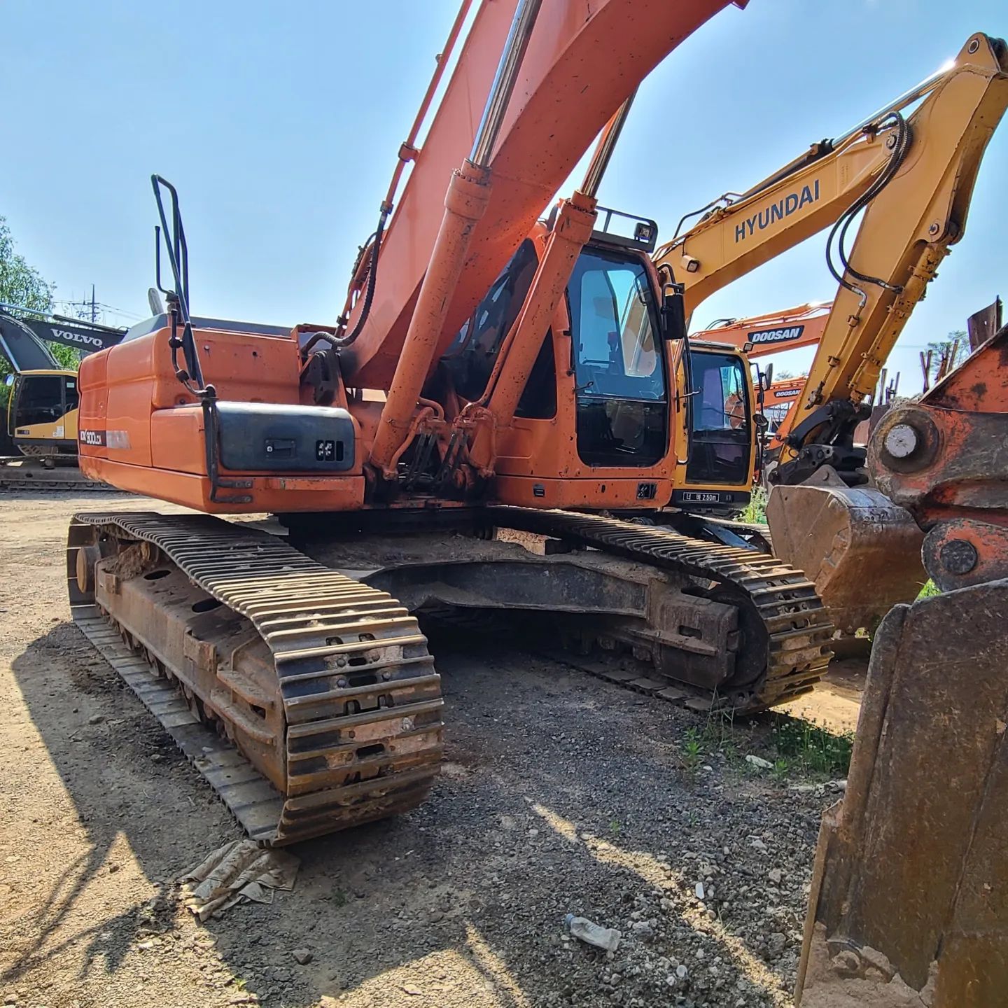  두산 DOOSAN  DX300LC모델 2011년식 5600만원 판매합니다