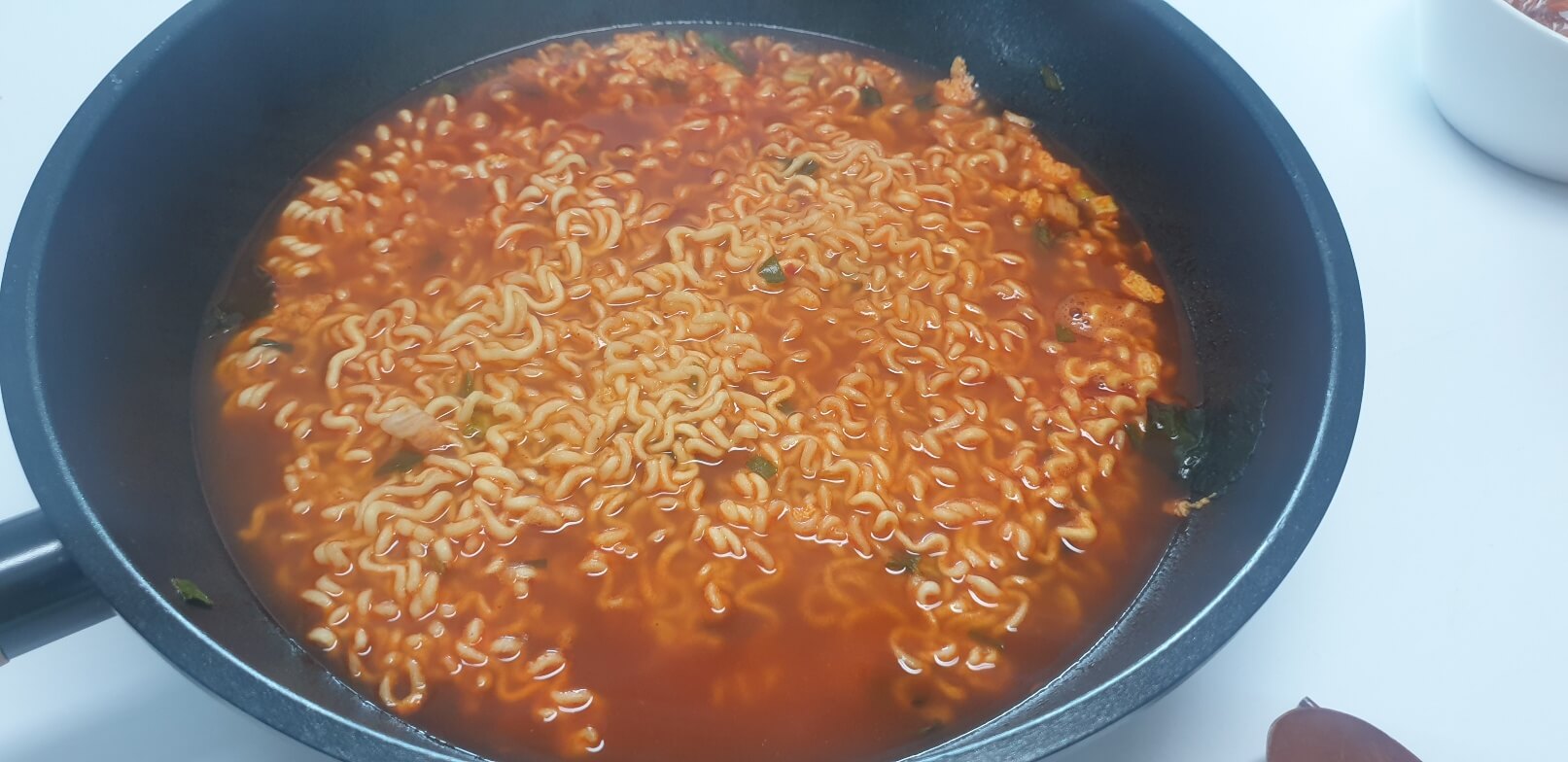 빽라면-끓인후-사진