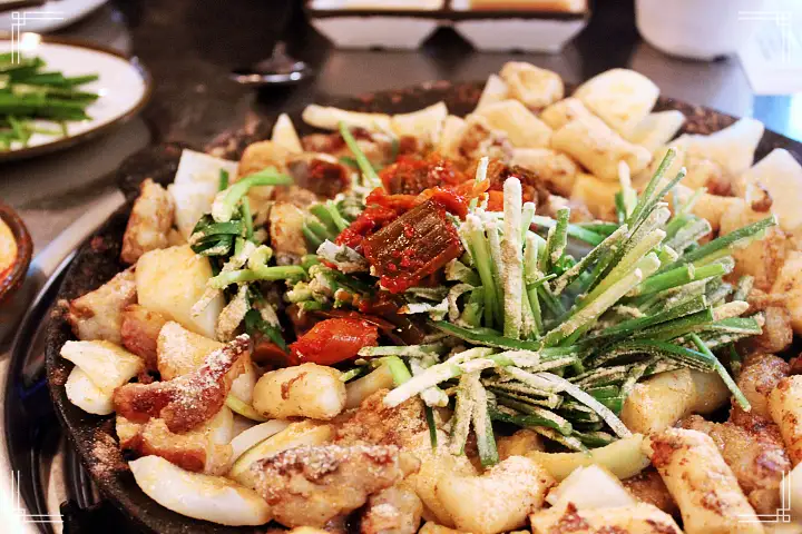 강남역 가게 곱창 구이 마늘 가루 눈 내린 곱창 대파김치 맛있으면 0칼로리 맛집 추천