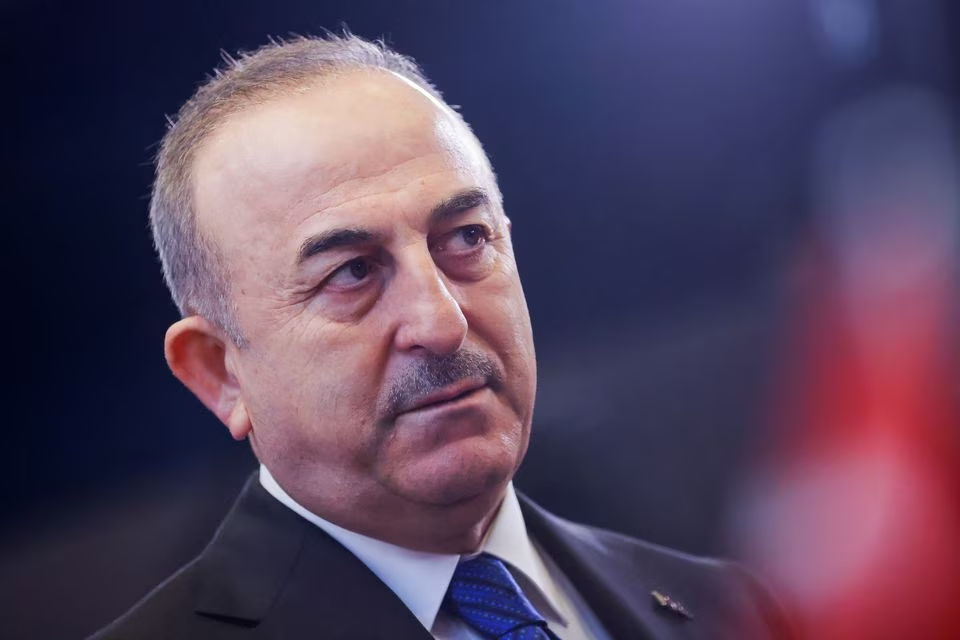  Russia threatens West as Turkey seeks grain deal extension