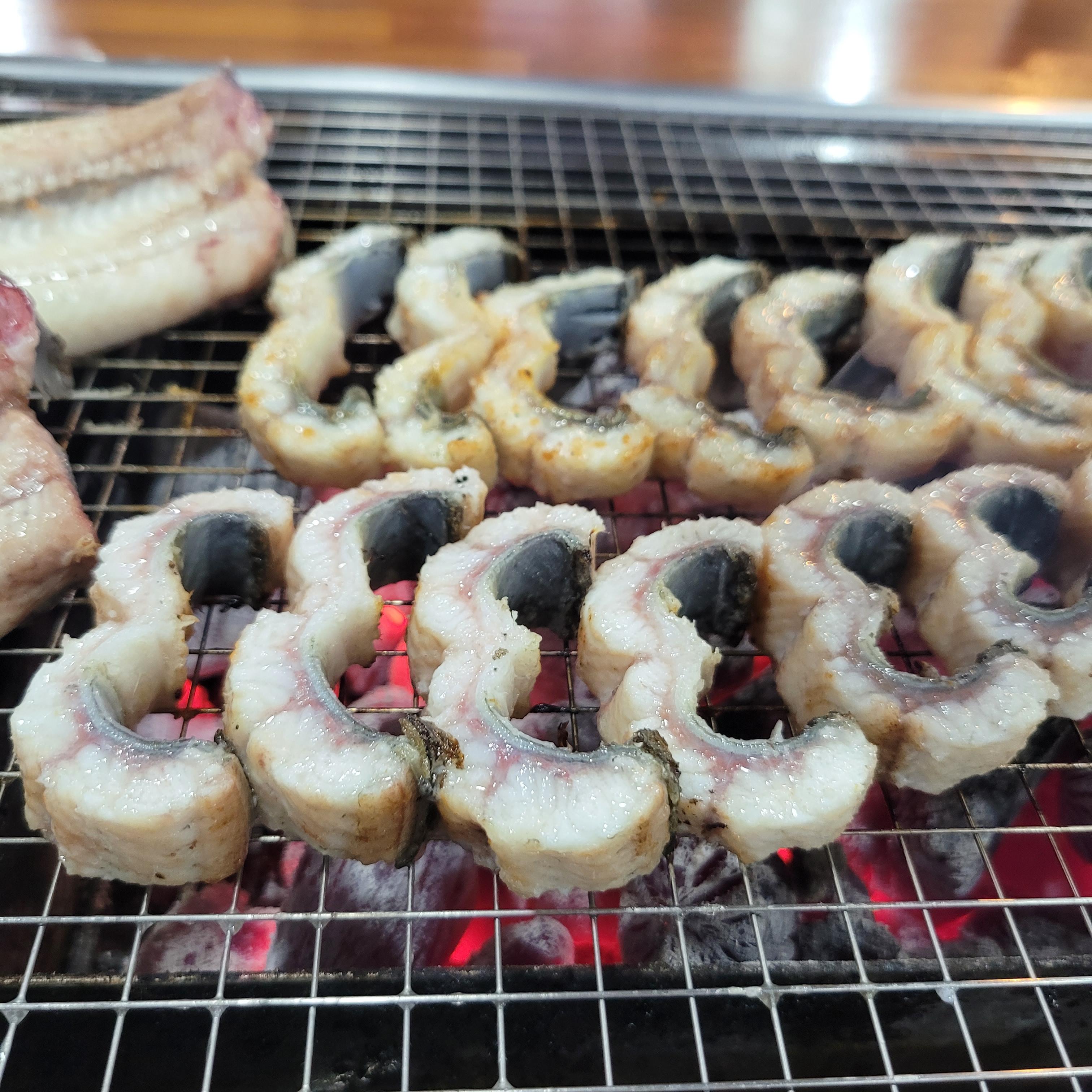  장어 : 구워먹을까? 탕 끓여먹을까?