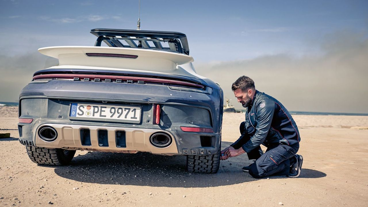 Welcome to the adventure: Camp Porsche 911 Namibia 7 img https://mobilityground.com/wp-content/uploads/2024/09/3-1-2.jpg