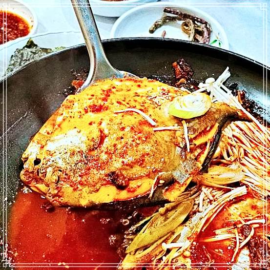  1407회 MBN 생생정보 마당 여행가면 가볼만한 맛있는 식당, 전국유일 세꼬시, 뱃살, 등살, 생물 병어회 가게 전남 목포 11첩 남도 밥상, 31년 전통의 특제소스, 병어찜, 갈치조림 맛vs맛 가격 위치 ..