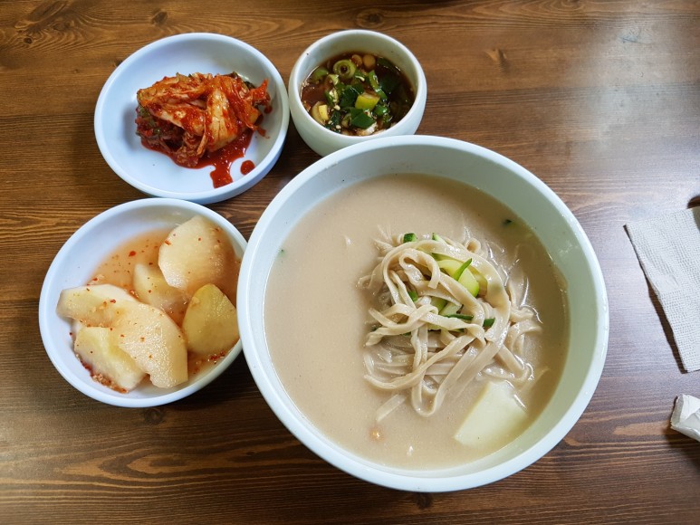 고향칼국수 이미지