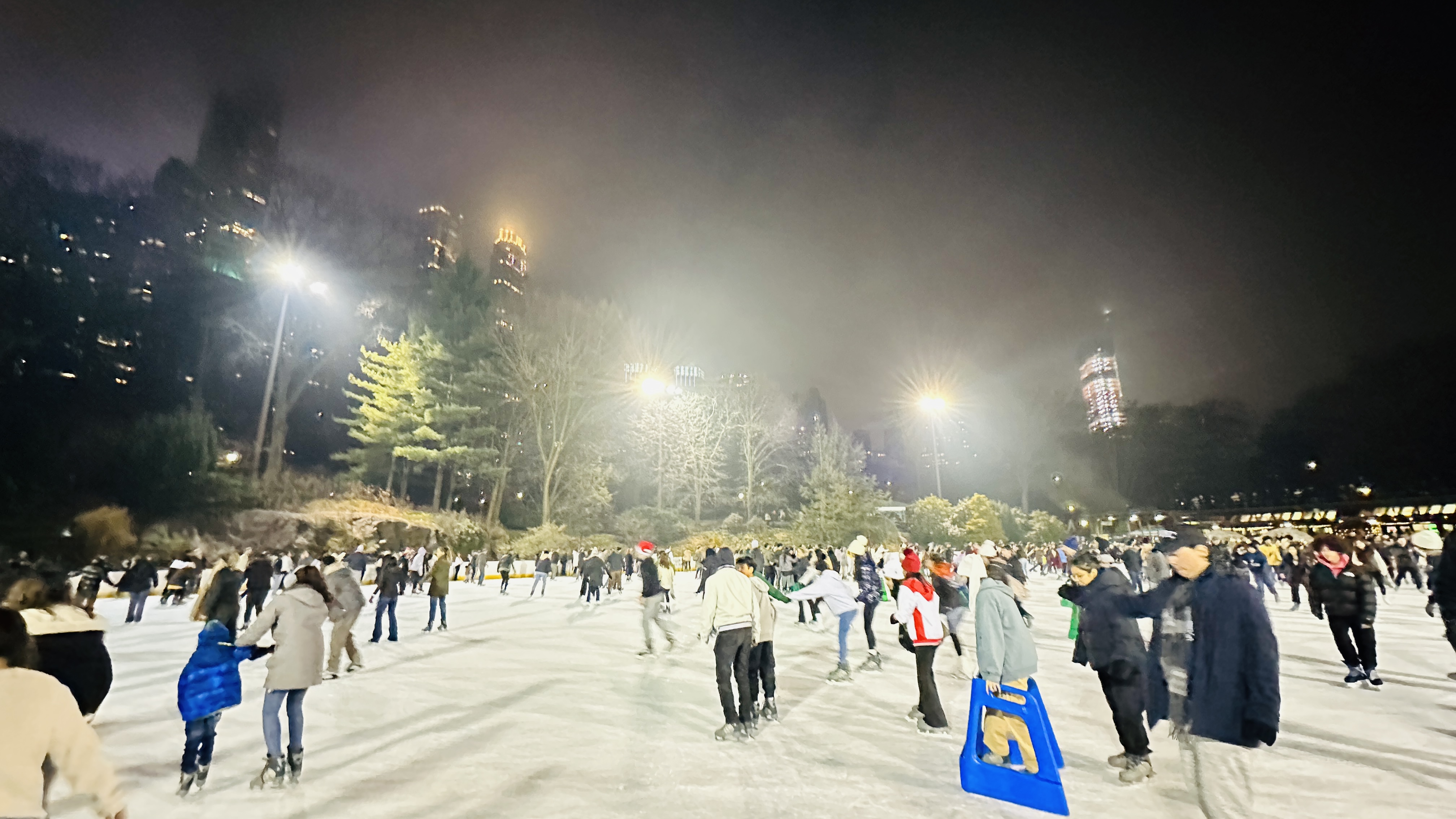 뉴욕 겨울 여행 필수 코스 2: 센트럴 파크, 아이스 스케이트장, 울먼 링크(Wollman Rink)