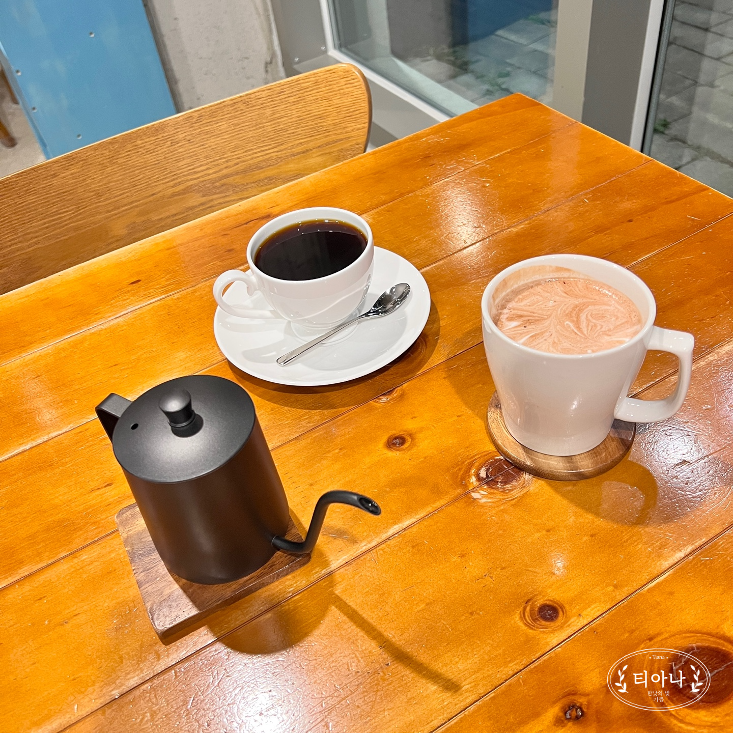 속초 여행 &amp;#39;보드니아&amp;#39; 엄청 다양한 커피를 맛 볼 수 있는 카페