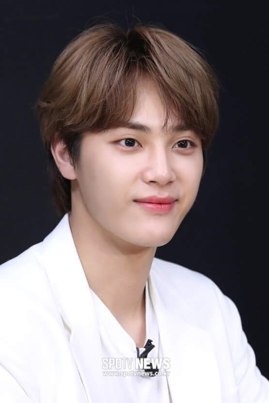 더보이즈 주학년, 일본 AV 배우와 사적인 만남 논란으로 팀 퇴출