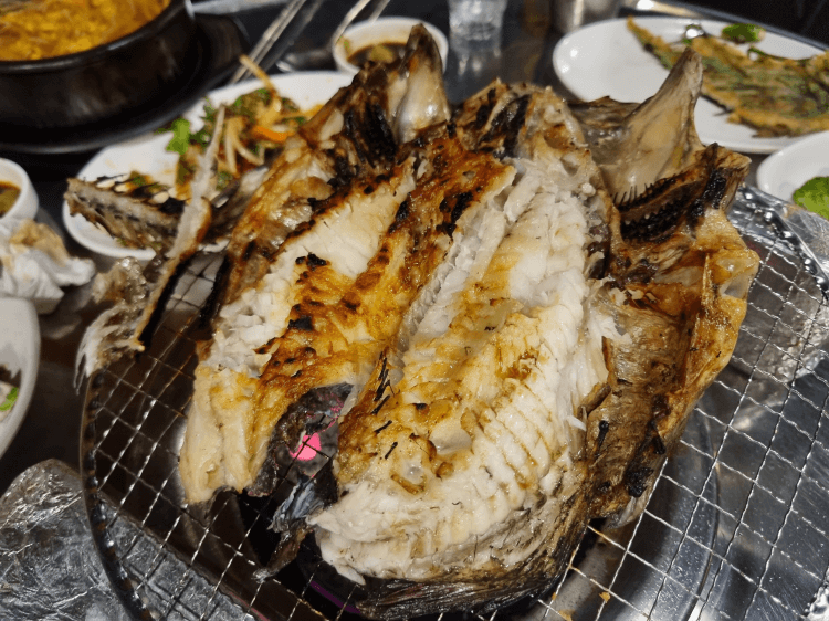 다 익은 우럭구이
