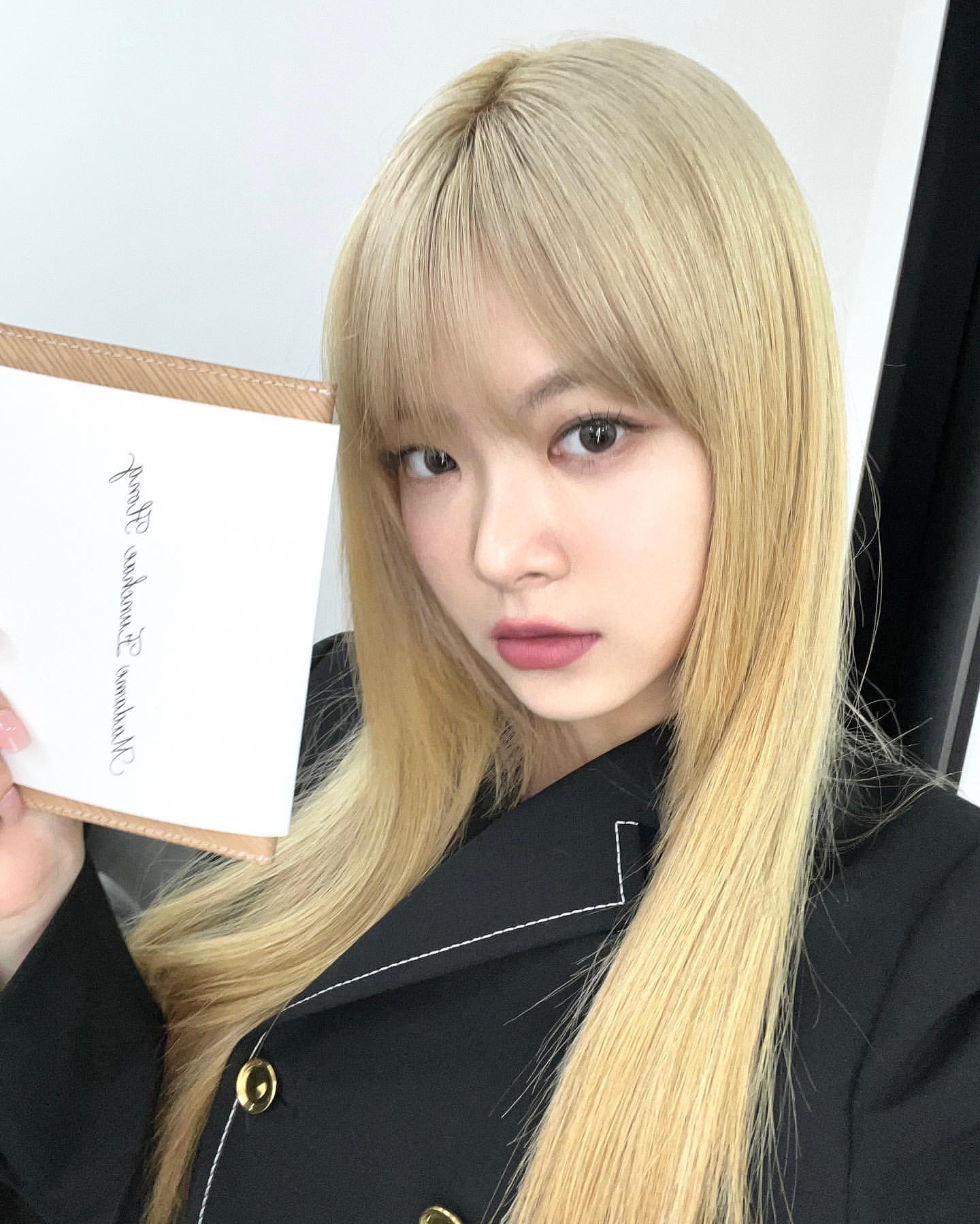  [홍은채 Hong eunchae] 인스타 instagram 23.10 (1)