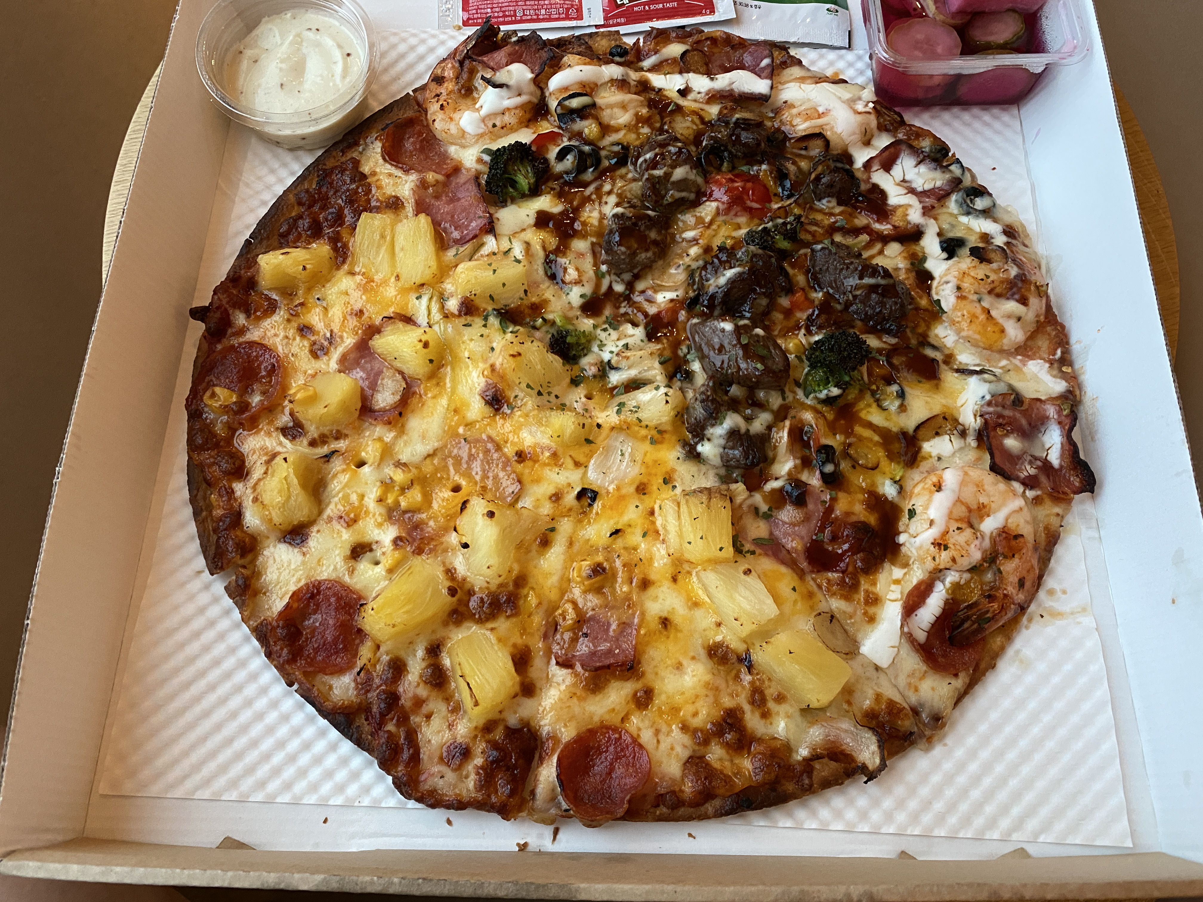 제주여행 서귀포 남원맛집 로빈화/피자와 카페 이색 인테리어 반려동물 가능!