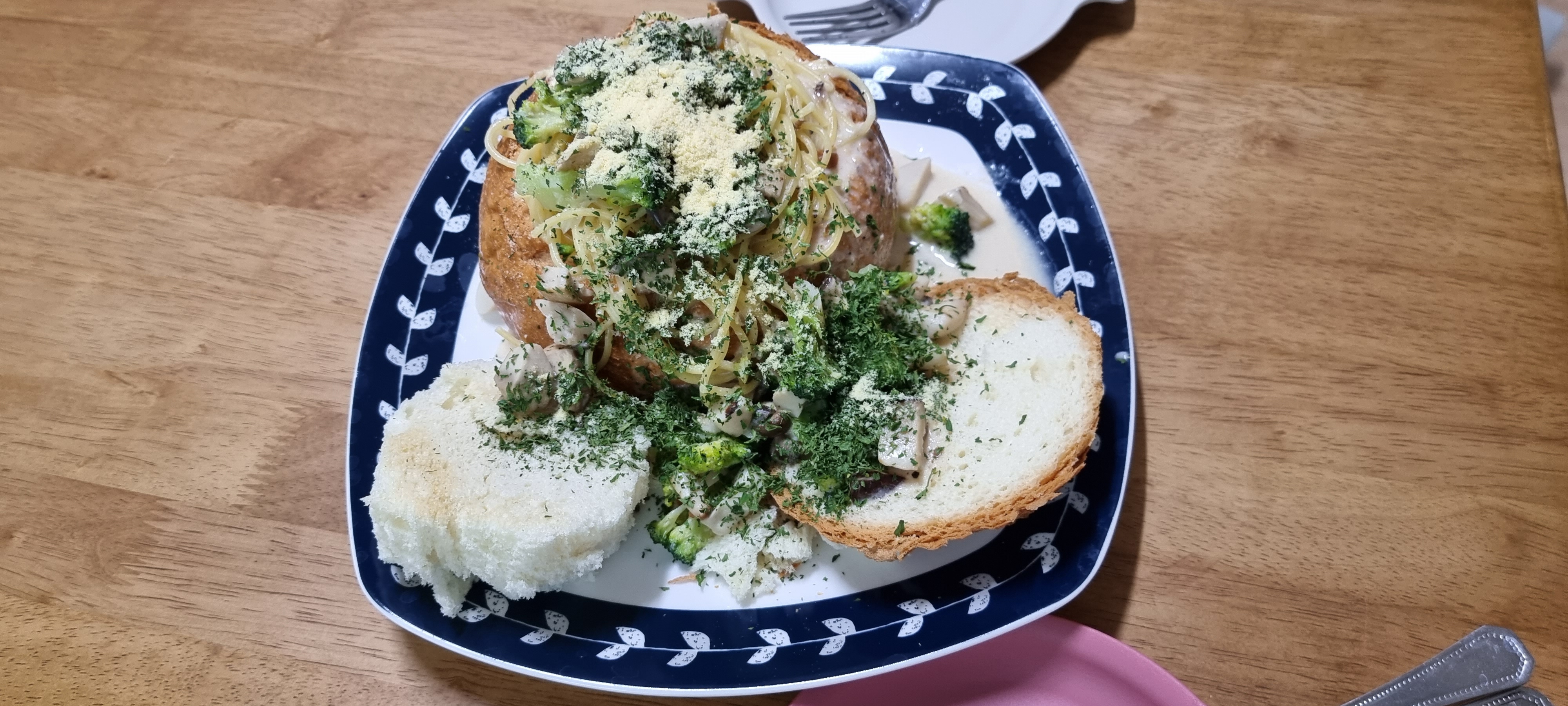  곰곰 머쉬롬 빠네 파스타 집에서도 매장과 같이 먹을 수 있어!