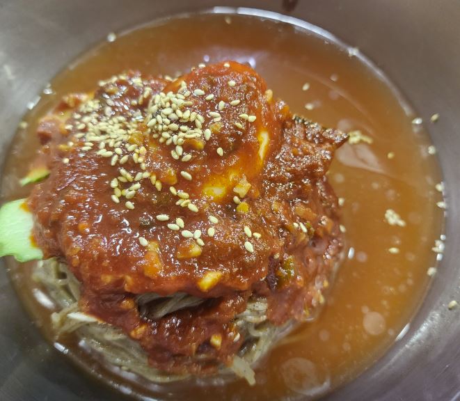 비빔냉면