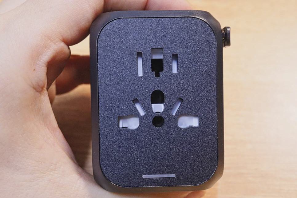 여행용 멀티 어댑터