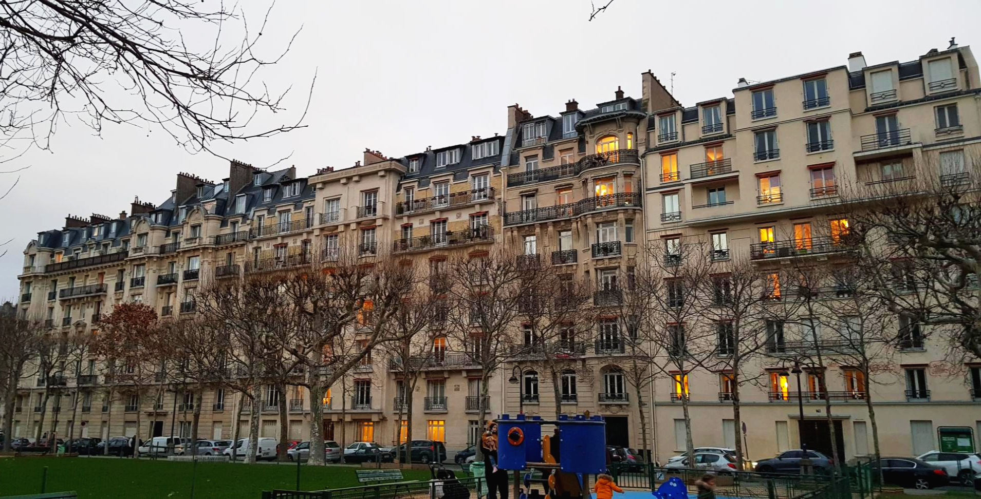 프랑스 파리에 있는 고풍스러운 아파트