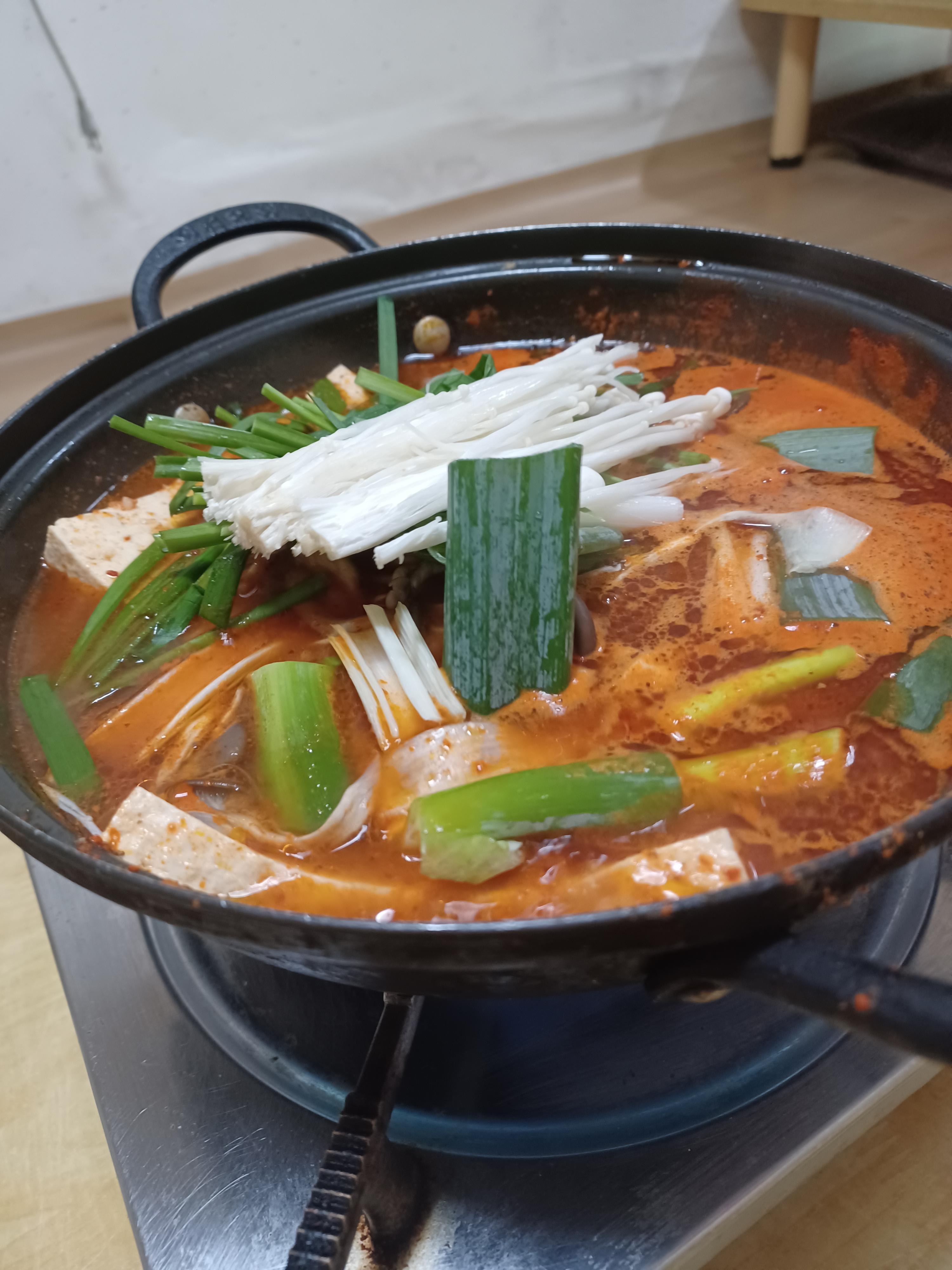 가평 백둔리 인천집 버섯두부전골