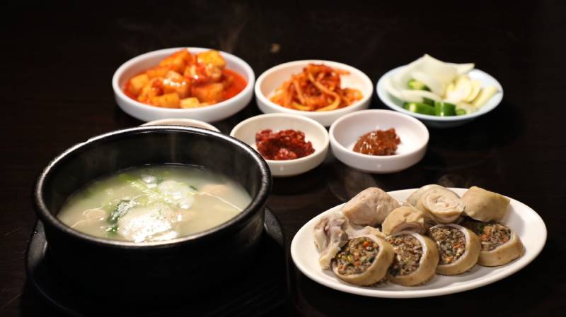  김영철의 동네 한바퀴 강동구 거꾸로 간판 이북식 순대국 순대집 길동역 맛집