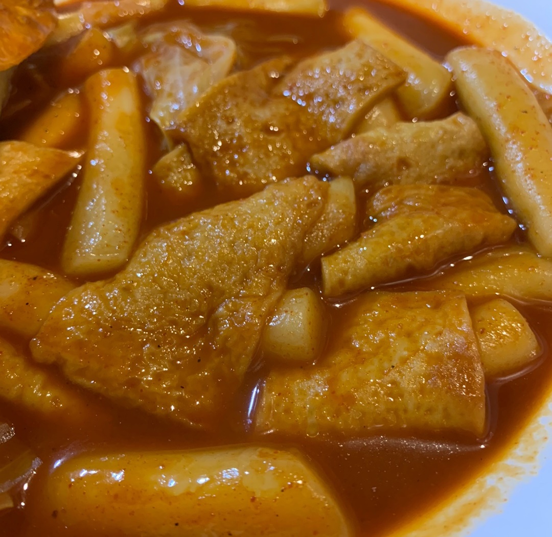 밀가루떡으로 만든 연떡볶이