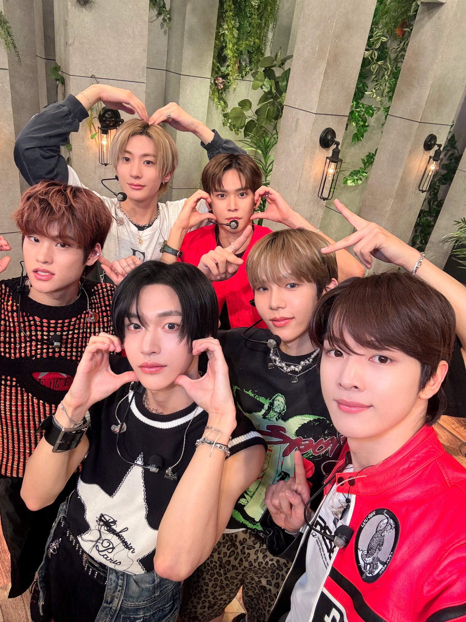 20240824VENUE101트위터공계가족사진