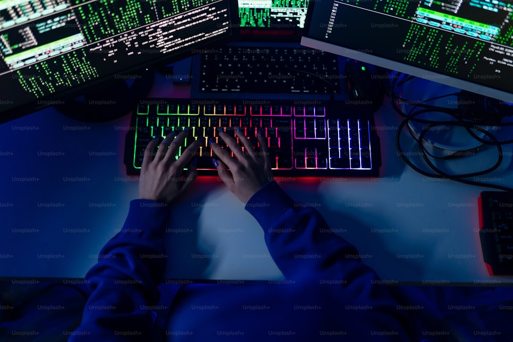 DDoS 공격 관련 이미지