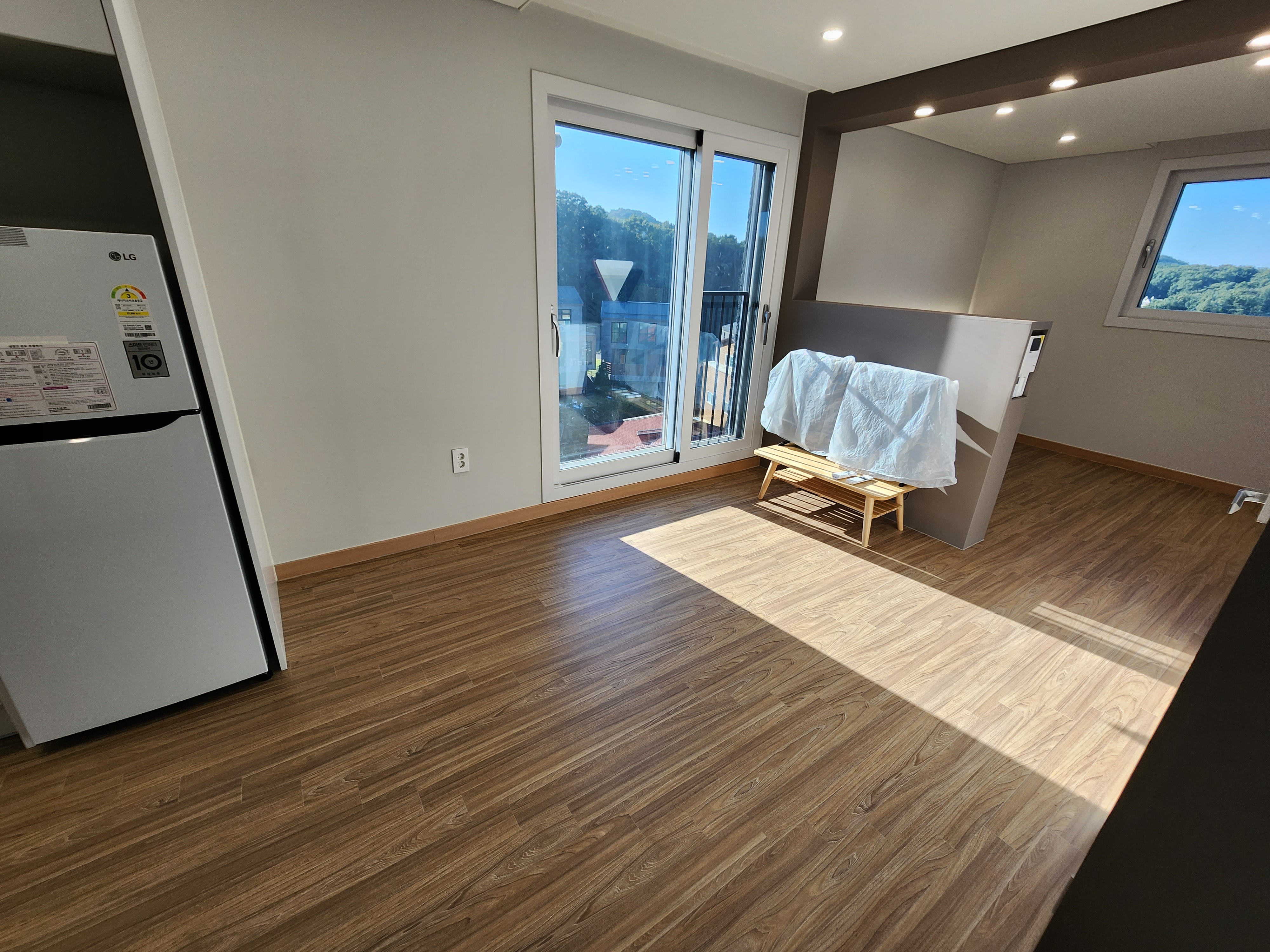  파주 탄현면 법흥리 통일동산 헤이리 파주영어마을 1.5룸 월세 1000/60만 신축 새제품 풀옵션 엘리베이터 주차장완비 펜션형 원룸주택 임대