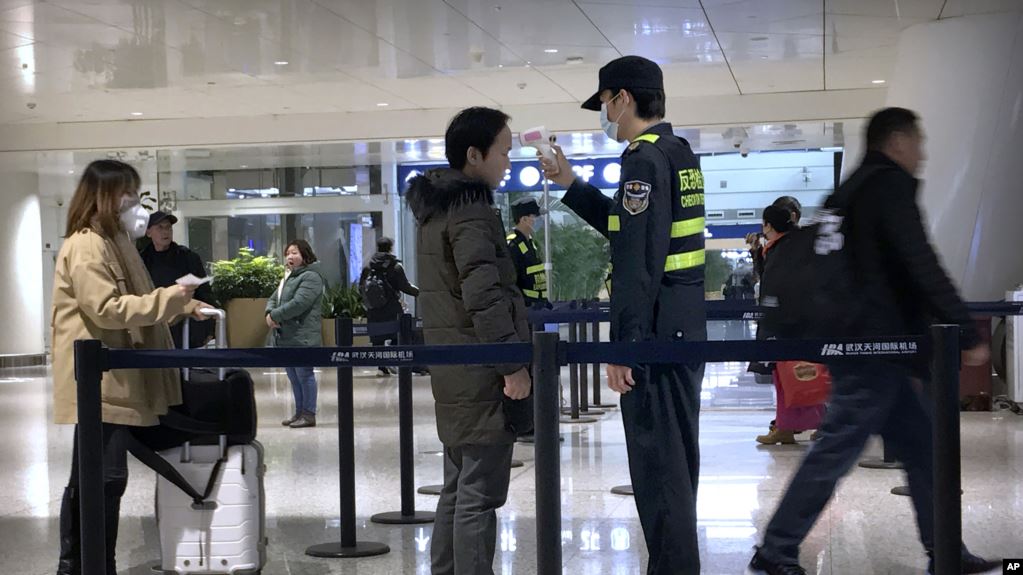  코로나19, 한국 여행경보 2단계로 격상, 한국인 입국 제한 증가