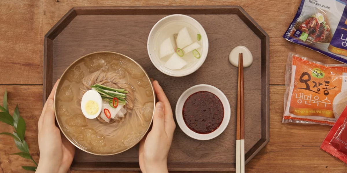 21. 교동식품 한식을 생산하고 있다는 표현 장면-사진