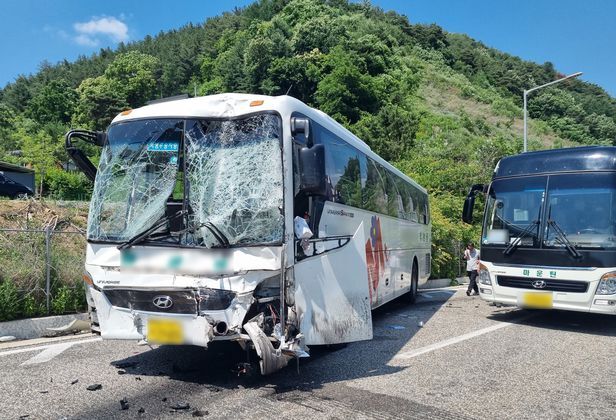 홍천-수학여행-버스-8중-추돌-사고