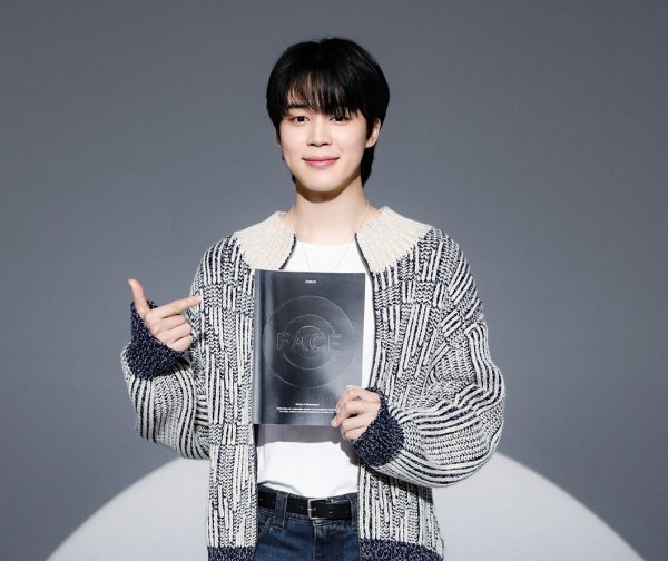  BTS 지민 솔로앨범, 발매 첫날 102만 판매 ‘신기록’