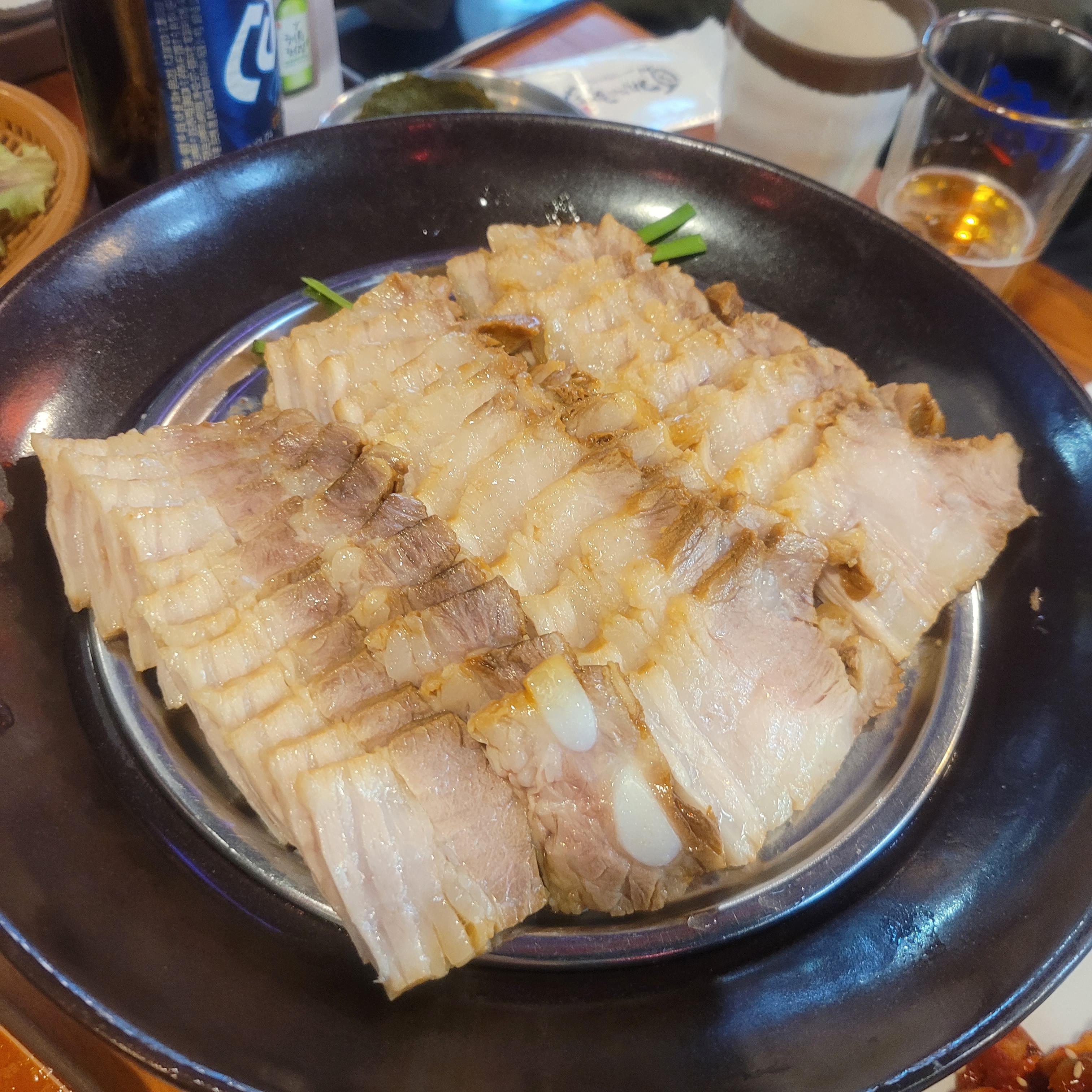  수원 정자동 가장 맛있는 족발에서 촉촉 보쌈과 해물파전 바삭 바삭해 ~