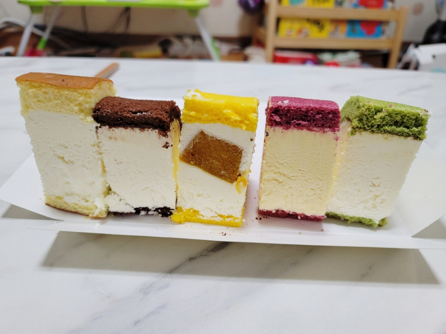  디저트39 도쿄롤 5가지 맛 예쁘고 맛있어요.