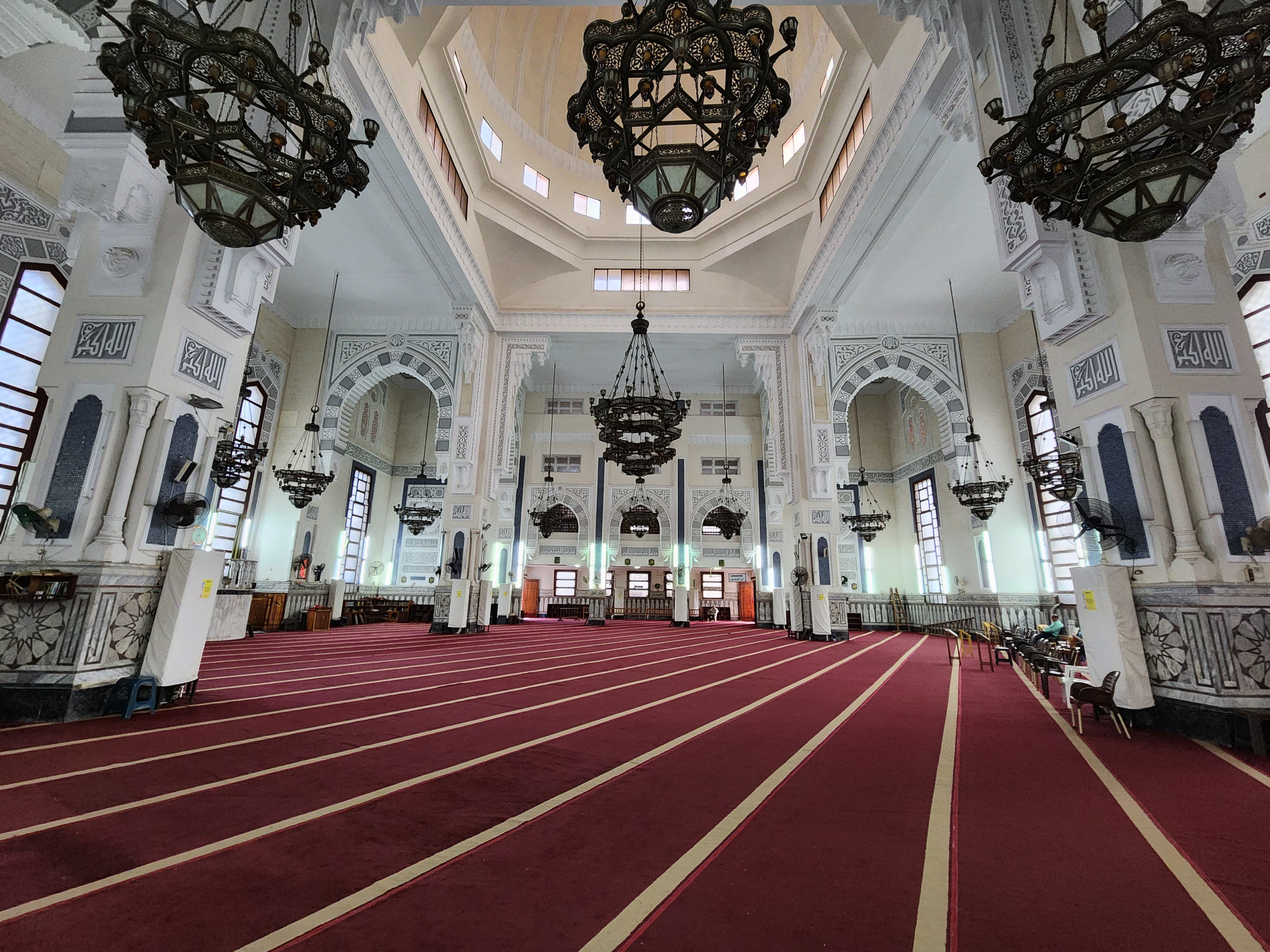포트사이드에 있는 이슬람 사원 내부