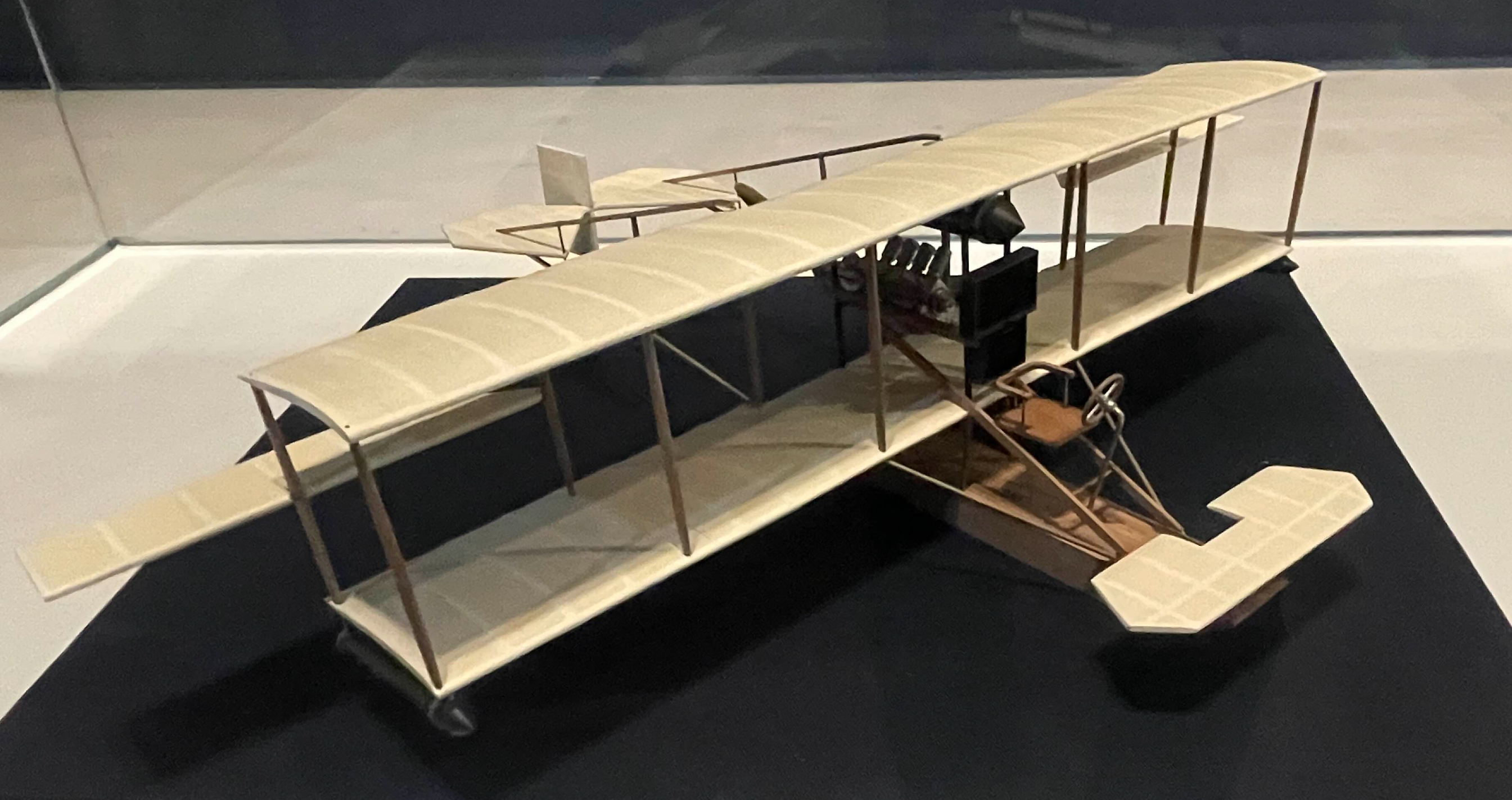 1911년_개발된_커티스_A-1호_비행기_모형