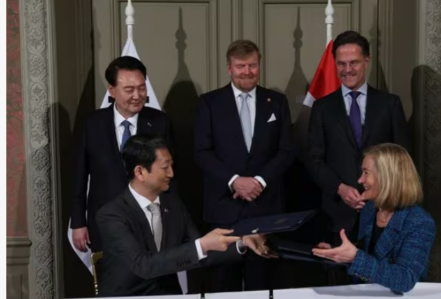 한수원&#44; 네덜란드 신규 원전 건설 공식 참여 Netherlands&#44; South Korea agree to cooperate on nuclear power