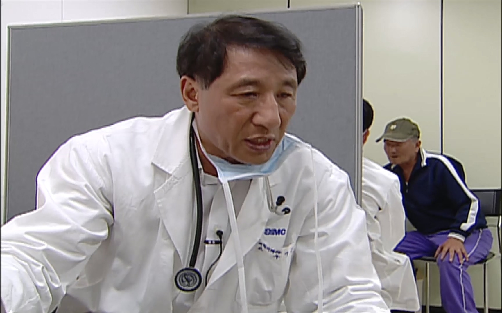 EBS 명의 헬스케어 - TV - 교육의 중심 EBS50대의 공포, 오십견 - 재활의학과 전문의 이강우 교수.mp4_20220913_202326.558.jpg