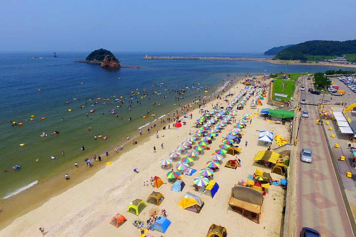 태안 할미&middot;할아비바위