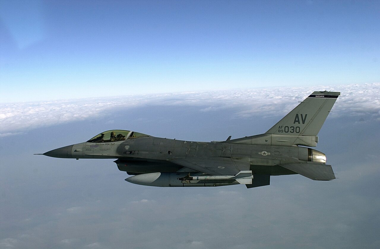 F-16 파이팅 팰콘