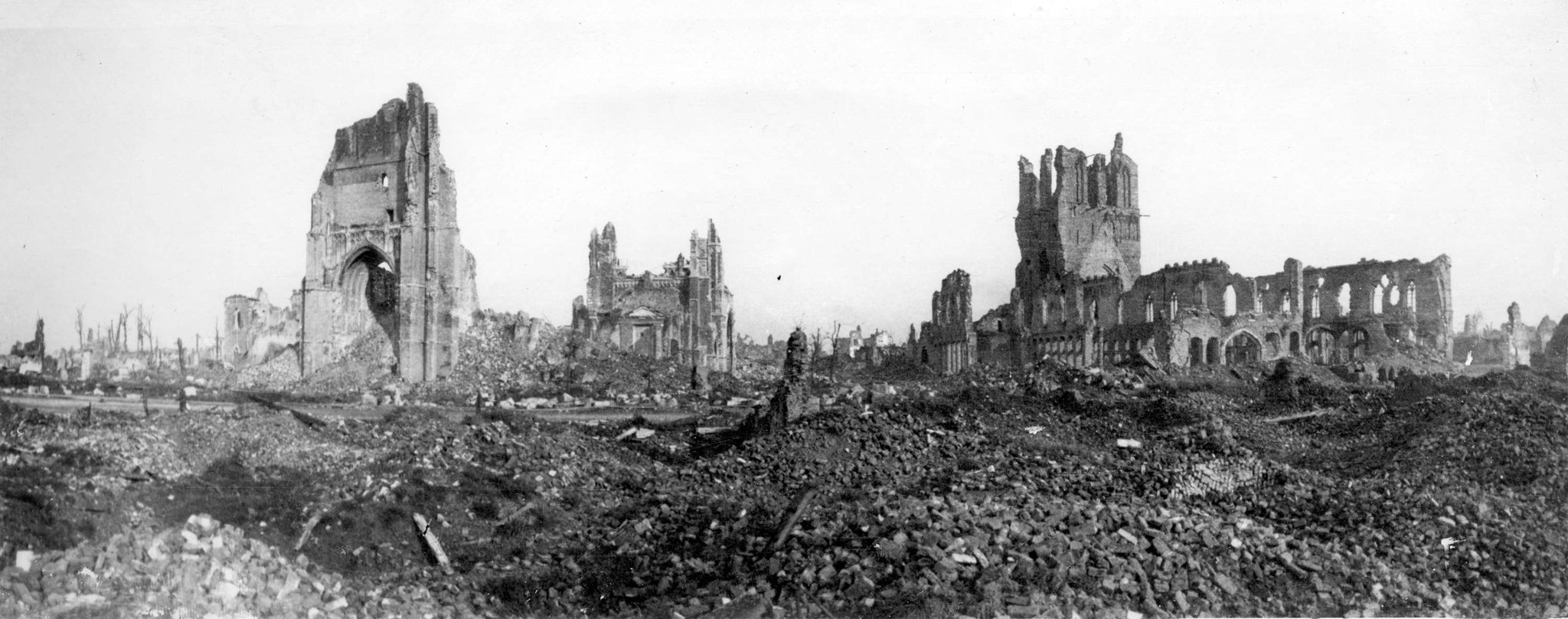 제2차 이프르 전투 파괴된 성당
