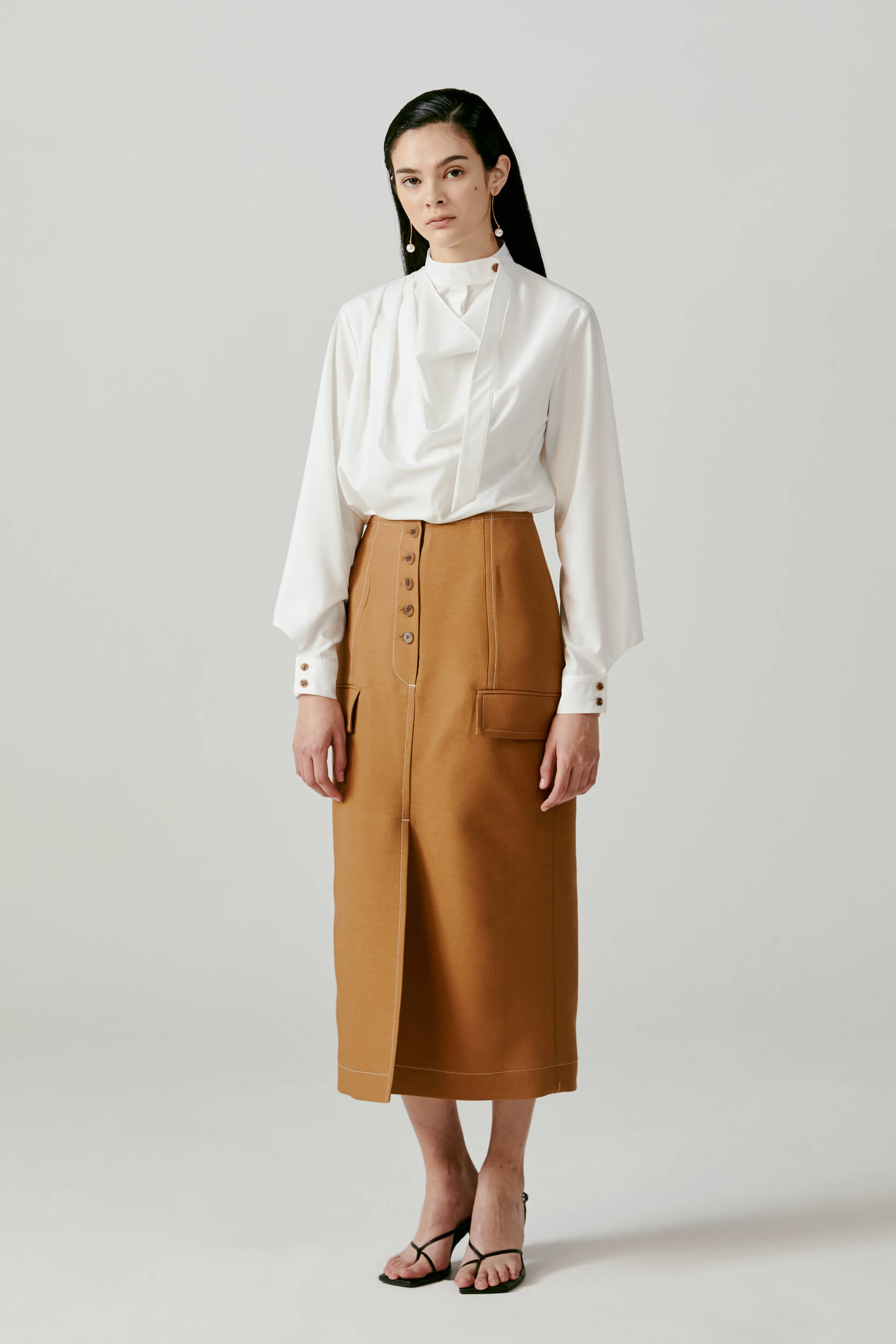 Contrast-Stitch Flap-Pocket Wool and Silk-Blended Skirt / Moon J