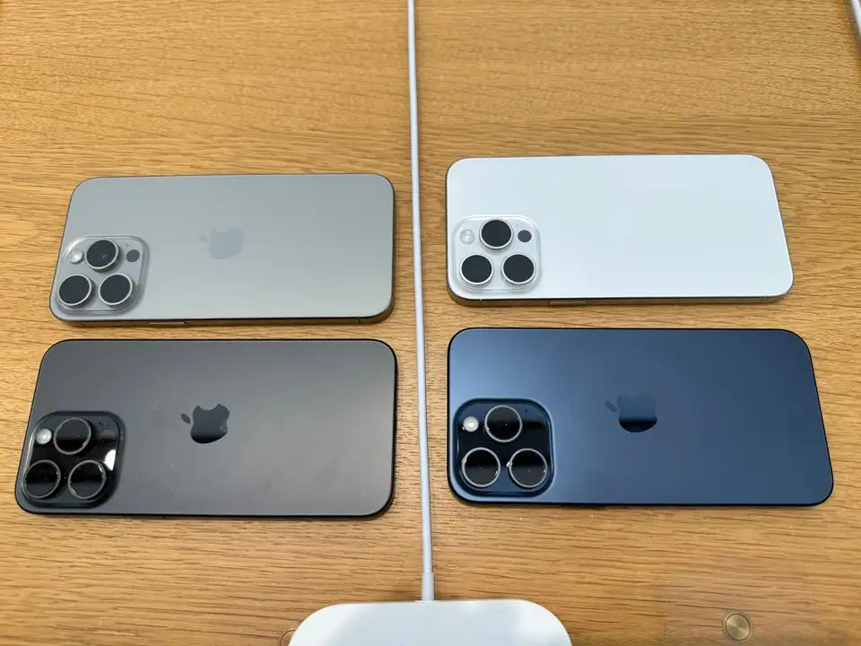 아이폰 15 프로모델 시리즈 색상 및 크기 비교