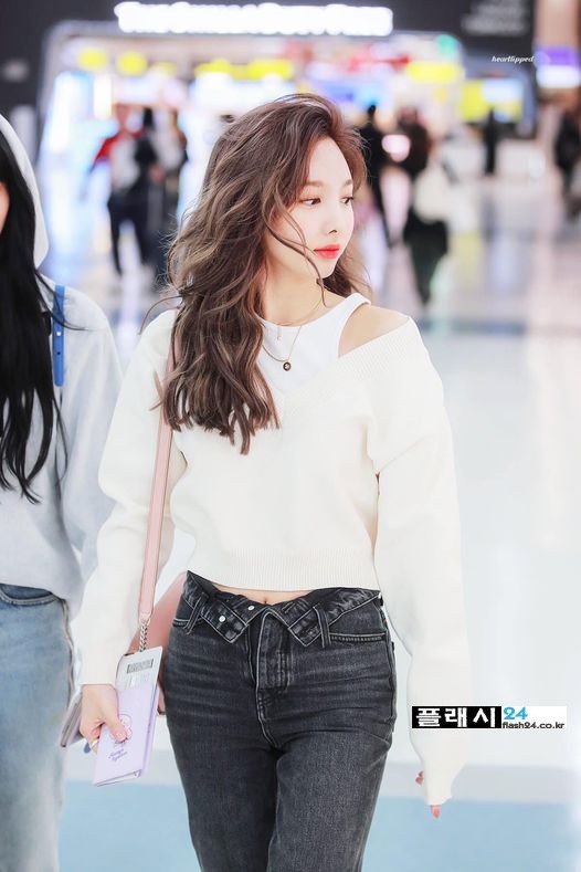 트와이스 나연의 진짜 청바지 뒷모습 11