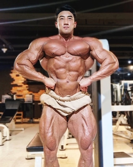  근육맨 황철순 자기 사진 찍는다고 팬을 폭행