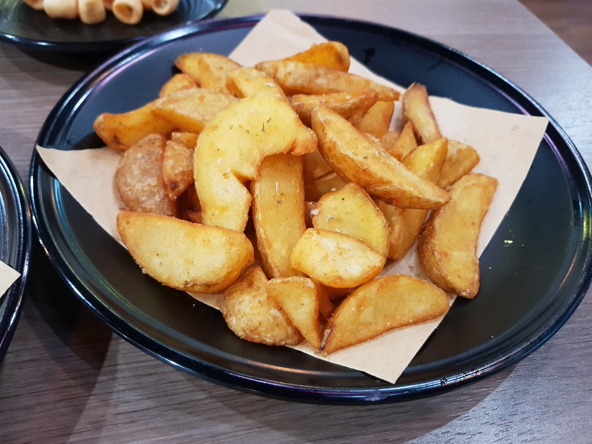 호치민 7군 푸미흥 수제 버거 맛집 STAGE BURGER & CAFE - 프렌치 프라이(허니갈릭)