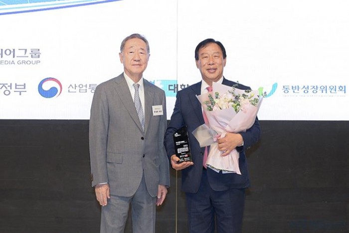 리더 이미지