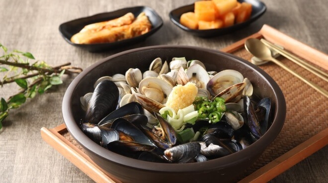 생생정보 장사의 신 수원 대왕 조개칼국수 맛집 조마담칼국수 수원행궁동본점