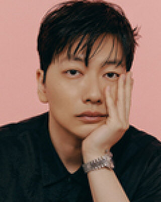  이동휘  영화배우 - 프로필 - 방송 - 공연 - 영화 - 드라마 - 광고 - 수상내역 - 작품활동 - 데뷔2012년 영화 '남쪽으로 튀어'