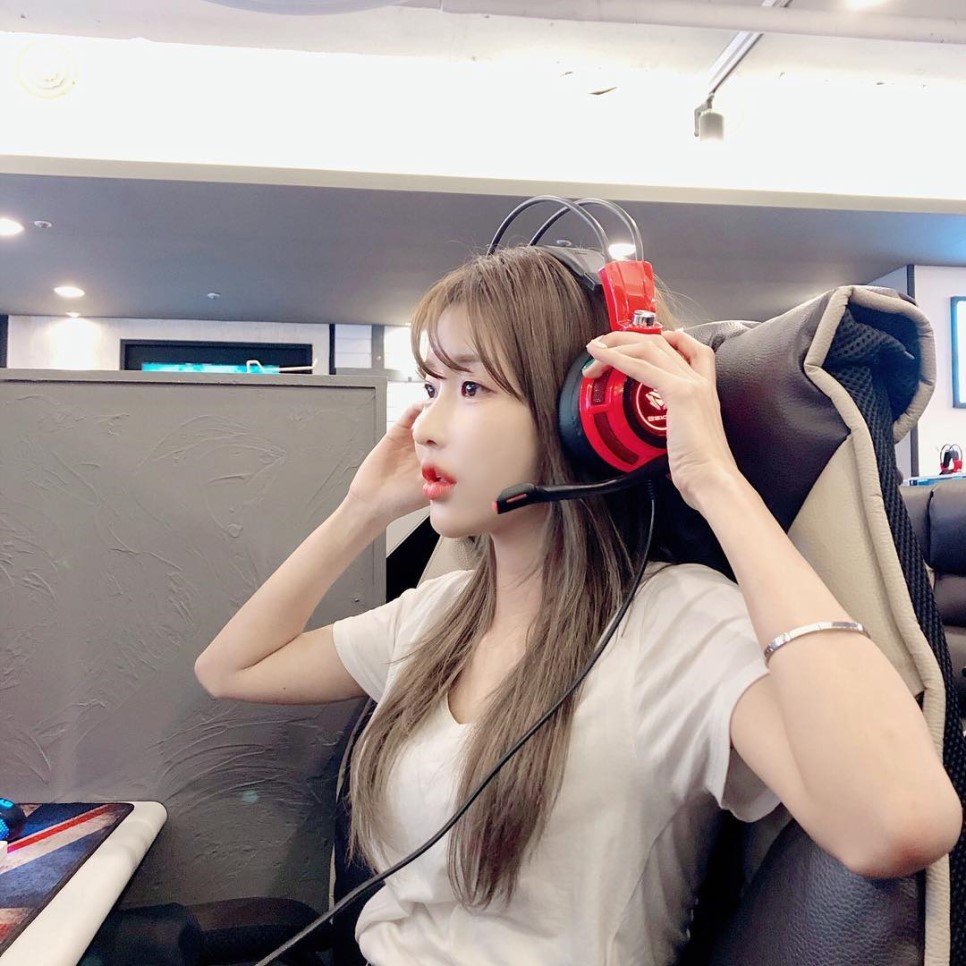  장현서 동탄 PC방 알바녀