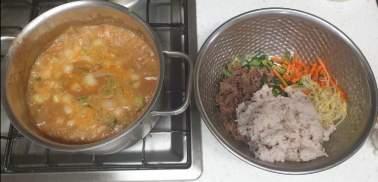  식사차리기-점심 된장비빔밥 저녁 훠궈